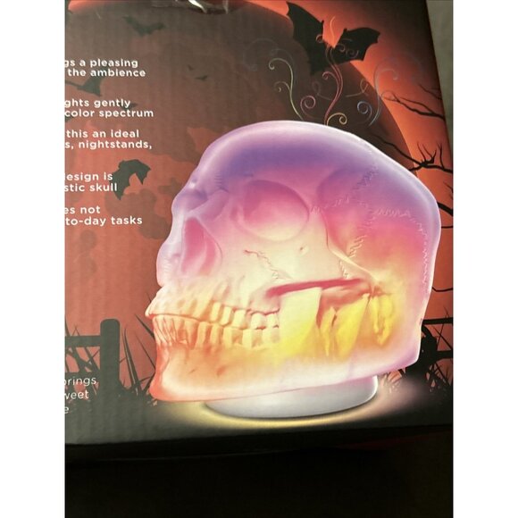 Mahli White Spooky Skull Aroma Diffuser Festive Fan Essential W/ Cinnamon Oil - Picture 11 of 13